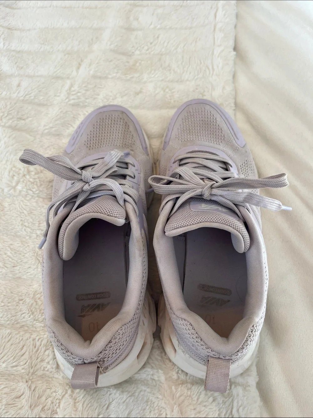 Women’s Avia running shoes